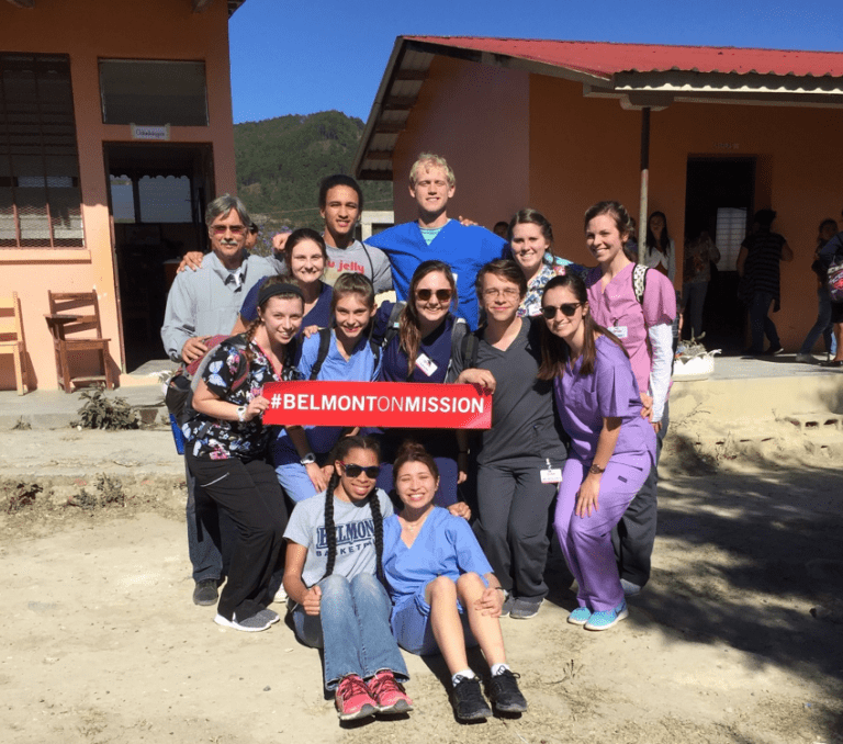 Global Medical Brigade Student Group Spends Spring Break in Honduras